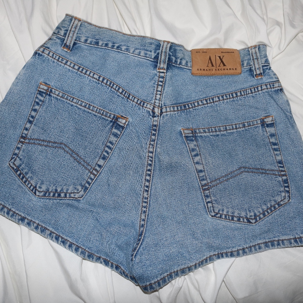 Armani Exchange Size 8 Shorts in Women - Picture 3 of 3